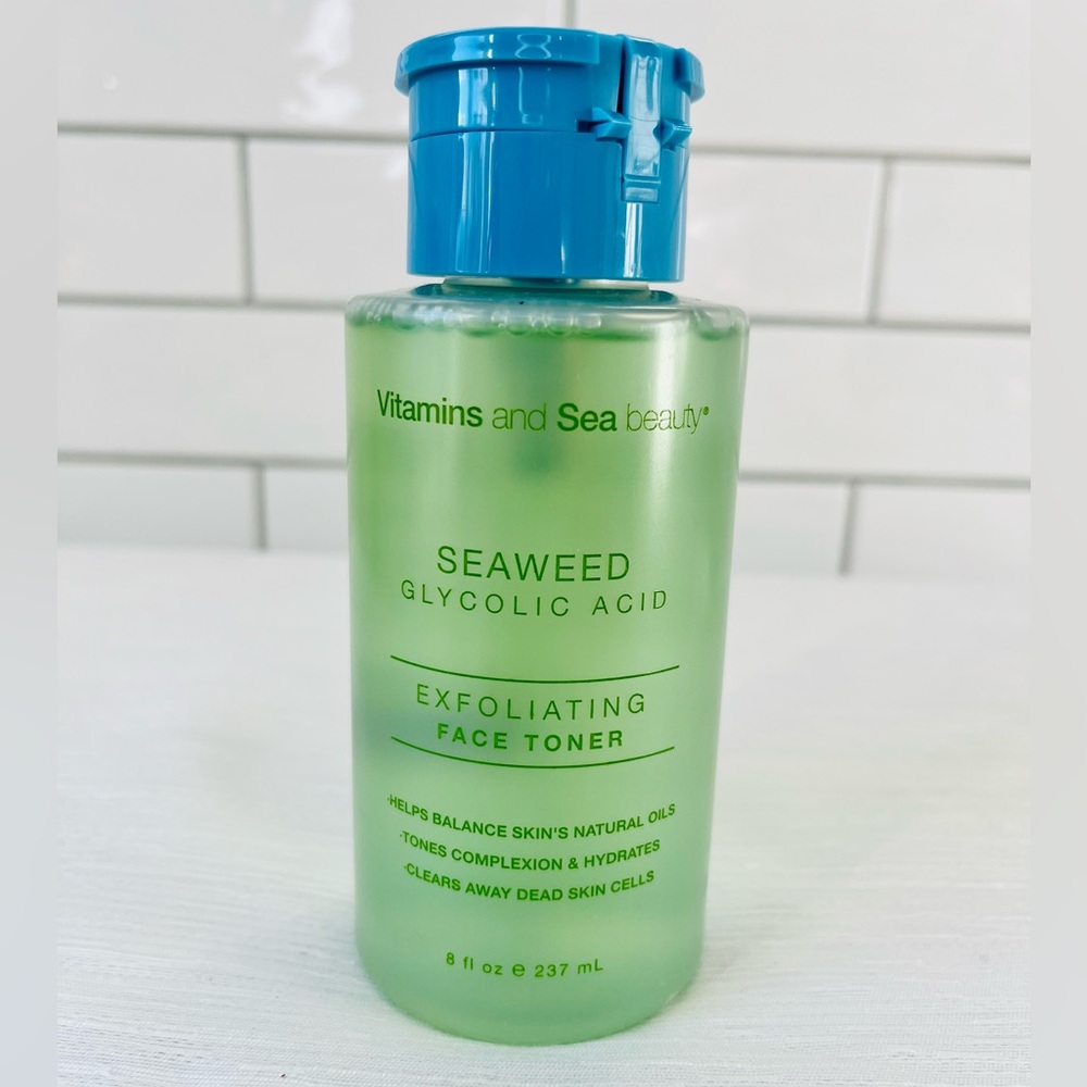 Green Exfoliating Face Toner